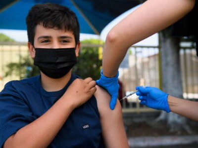 تاخیر ۱۸ درصد دانش‌آموزان خوزستانی در دریافت دوز دوم واکسن