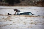 پیکر بی جان ۲ سرنشین خودروی گرفتار شده در سیلاب هفتکل پیدا شد